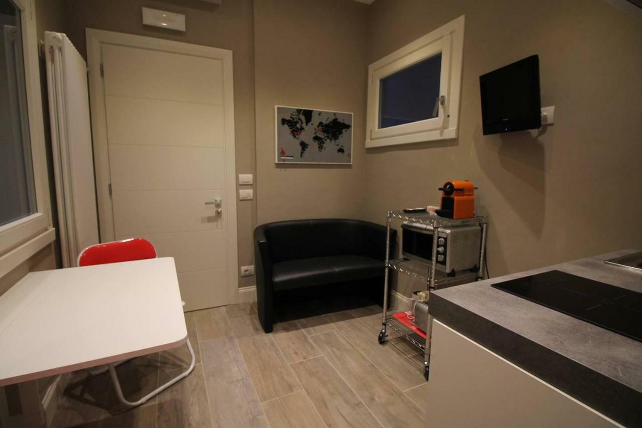 Bell Tower Studio Apartment Флоренция Экстерьер фото