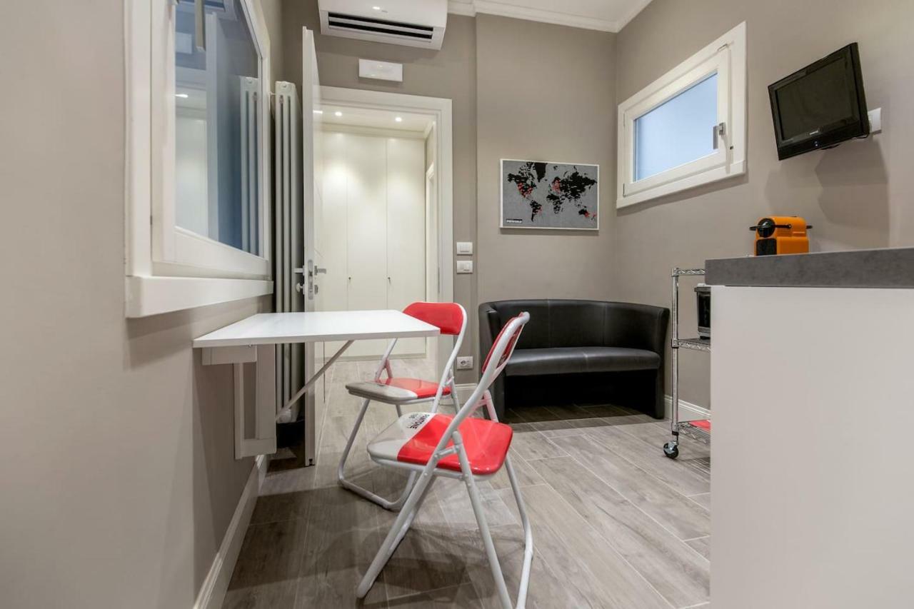 Bell Tower Studio Apartment Флоренция Экстерьер фото